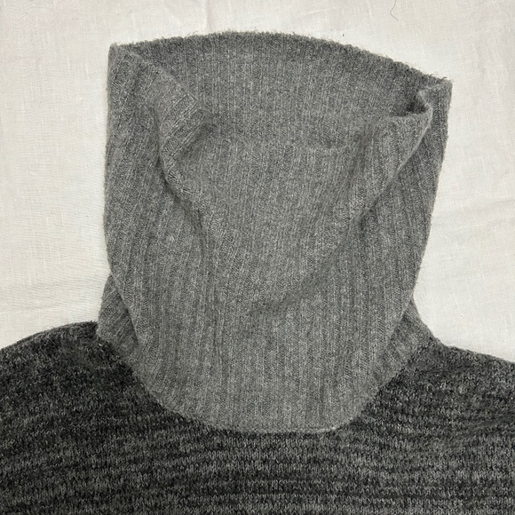 Gray Knit Sweater with Striped Sleeves - Picture 3 of 7